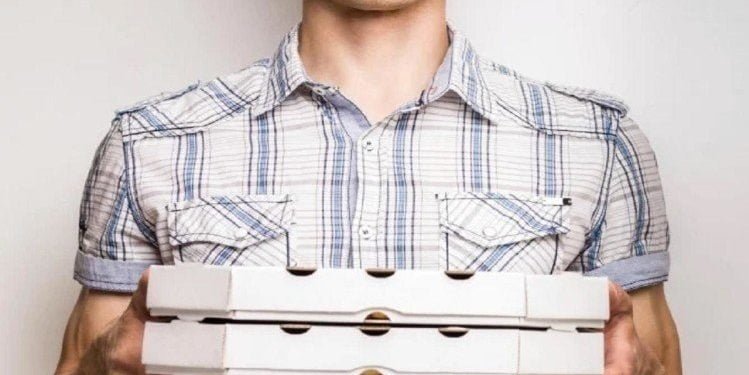 delivery-boy_1587015589-749x375 (1)