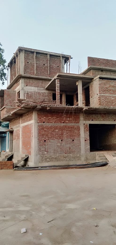 भाजपा नेता ने अवैध अतिक्रमण कर बनाया मकान