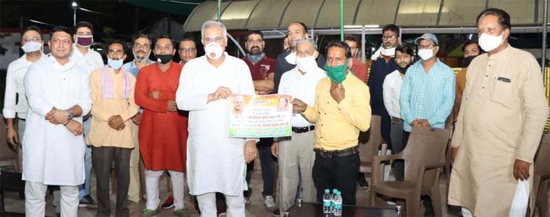 रायपुर : मुख्यमंत्री को छत्तीसगढ़ ब्राम्हण युवा परिषद ने किया सम्मानित : नालन्दा परिसर का नामकरण स्वर्गीय महादेव प्रसाद पांडेय के नाम पर करने जताया आभार