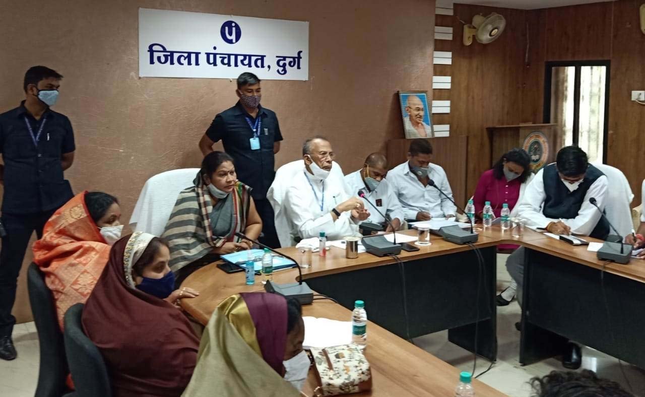 जनहित में उपयोगी कार्यों को बजट प्रस्ताव में शामिल करें: मंत्री  साहू -लोक निर्माण मंत्री  ताम्रध्वज साहू ने की विभागीय कार्याें की समीक्षा