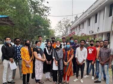फूहड़ आयोजनों पर रोक लगाने की मांग