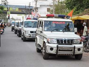 जिले में धारा 144 लागू, पुलिस ने किया फ्लैग मार्च