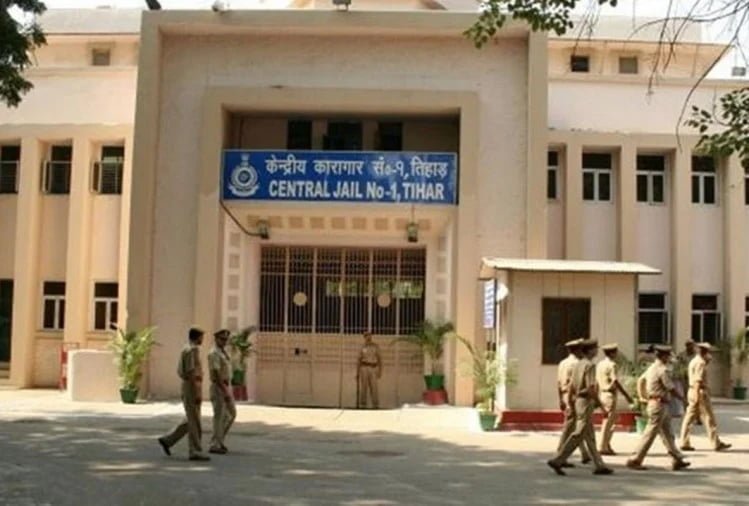 दंगे के तीन आरोपियों को तिहाड़ में मारने की साजिश का खुलासा, दो गिरफ्तार