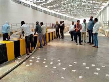 नवनिर्मित अंडर ब्रिज में अव्यवस्था का आलम