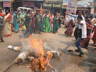 हरियाणा के पूर्व मुख्यमंत्री भूपेंद्र सिंह हुड्डा का भाजपा महिला मोर्चा ने जलाया पुतला
