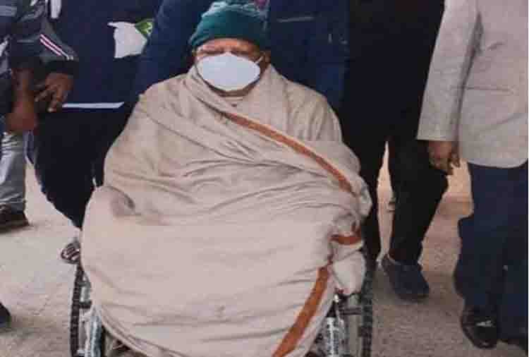 तीन साल बाद जेल से बाहर निकले लालू यादव, 12 दिन पहले हाईकोर्ट से मिली थी जमानत