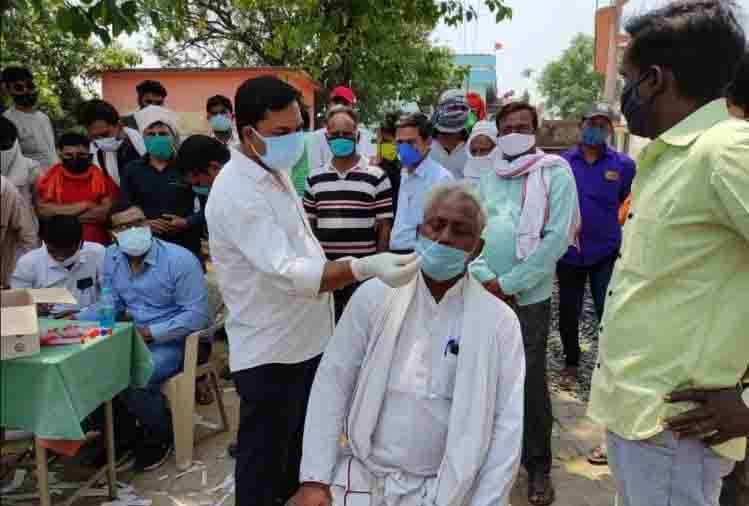 24 घंटे में 3.82 लाख नए मरीज, 3780 की मौत, तीन दिन की राहत के बाद फिर बढ़ा खतरा