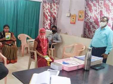 टीकाकरण का उत्साह पड़ा फीका गिनती के ही लोग पहुंच रहे टीका लगाने