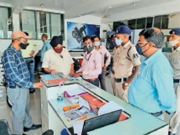 मास्क नहीं लगाने वालों पर लगाया 2 हजार रुपए का जुर्माना