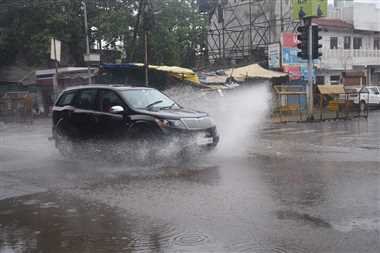 दोपहर बाद बदला मौसम का मिजाज