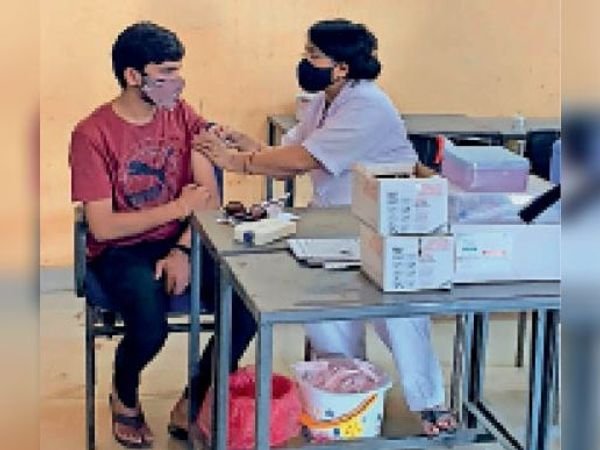 दूसरी लहर में 26 से 40 साल के 13,332 लोग हुए संक्रमित, 3 माह बाद ही लगवा पाएंगे टीका