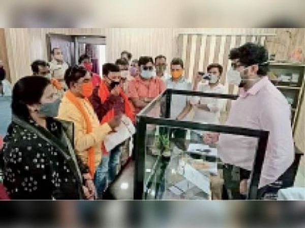 90 परिवारों को पांच दिन में हटने का नोटिस, भाजपा पार्षद बोले – बारिश तक समय दें, खुद व्यवस्था दुरुस्त करें