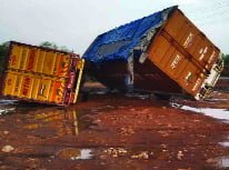 राजनांदगांव. जिले में अलग-अलग स्थानों पर हुए सड़क हादसे, दर्दनाक सड़क हादसे में 6 युवकोंं की मौत