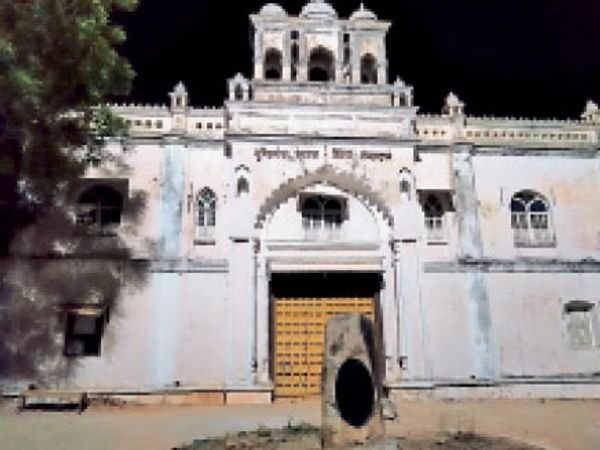 जहां रहते थे मुक्तिबोध वहां बिजली नहीं, कमरे में अंधेरा; त्रिवेणी परिसर में सुरक्षा का भी अभाव
