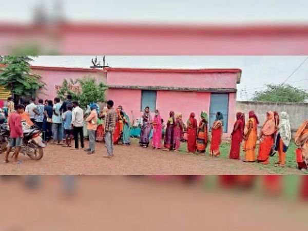 जिले में 33 हजार से ज्यादा लोगों ने लगवाया टीका, राज्य में अव्वल