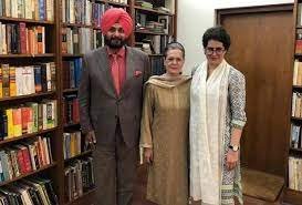 सोनिया गांधी से मिलने दिल्ली रवाना हुए नवजोत सिद्धू, कैप्टन हुए नाराज