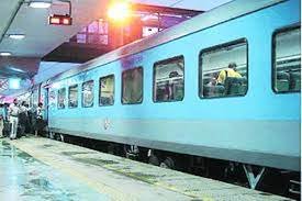 रेलवे चलाएगी स्पेशल ट्रेन, यहां देखेंं गाड़ियों की सूची