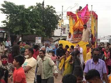 रथ में सवार होकर भक्तों को दर्शन दिए भगवान जगन्नााथ