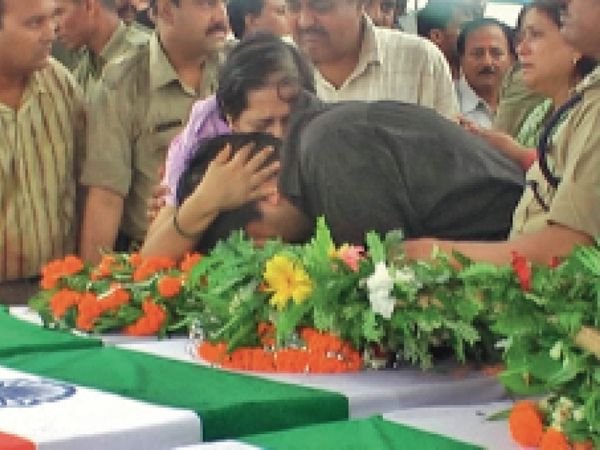 पुलिस के प्रयास से 39 ने किया आत्मसमर्पण वहीं 33 नक्सली मारे भी गए, विकास भी हुआ
