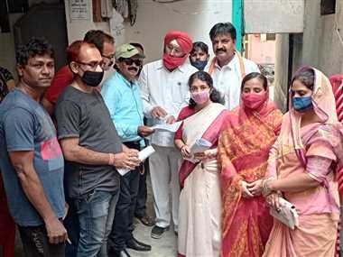 अभियान चलाकर कोरोना पीड़ितों की ले रहे सुध
