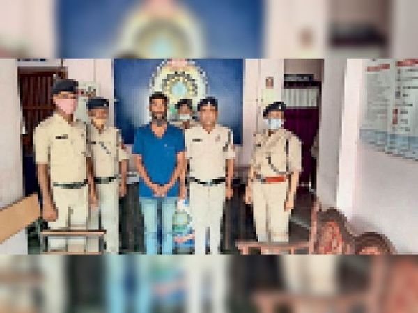 फिल्मों में हीरोइन बनाने का झांसा दे भिलाई की युवती को 17 दिन पहले ले गया इंदौर