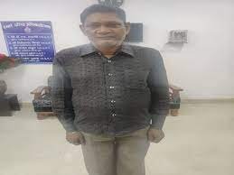 30 साल की उम्र में अपराध दर्ज हुआ, 25 साल पहले भाग निकला, 20 थानेदार बदल गए; अब नाम बदलकर जूते की दुकान चलाते पकड़ा गया