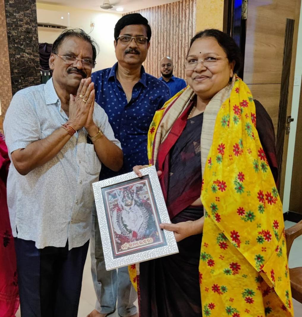 मंत्री श्रीमती भेंड़िया ने 40 लोक कलाकारों को पांच-पांच हजार रूपए देने की घोषणा की