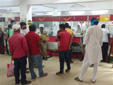डाकघर का प्रिंटर खराब, पासबुक में एंट्री नहीं
