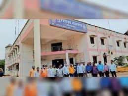 त्या का मामला, सामाजिक लोगों ने डोंगरगढ़ थाने का घेराव कर ऐसे कार्रवाई की निंदा की