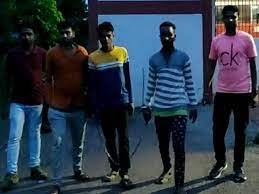15 साल की किशोरी देर रात प्रेमी से मिलने गई थी, उसने दुष्कर्म किया; वहां बाइक सवार 3 युवक पहुंचे और सामूहिक दुष्कर्म किया