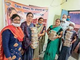 बच्चों को दिया जा रहा अतिरिक्त आहार