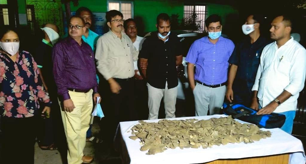 राजधानी में ढाई लाख रूपए मूल्य का प्रतिबंधित पैंगोलिन स्केल्स की जप्ती