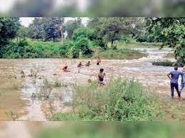 कांकेतरा के नाले में नहाते वक्त बच्चे का पैर फिसला, 3 घंटे रेस्क्यू कर निकाला शव