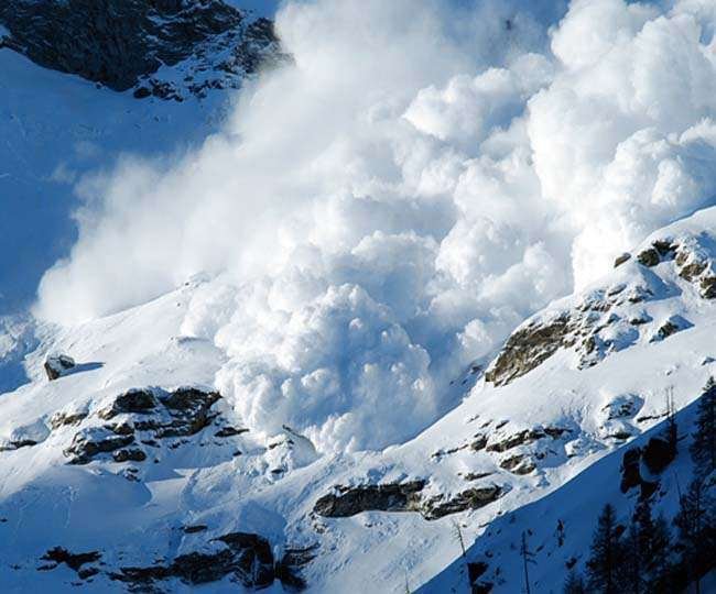 त्रिशूल पर्वत पर एवलांच की चपेट में आया नौसेना का पर्वतारोही दल, पांच जवान और एक पोर्टर लापता