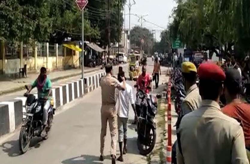 न्याय के लिए वाहन के सामने आया युवक तो एसपी ने सरेआम जड़ा थप्पड़