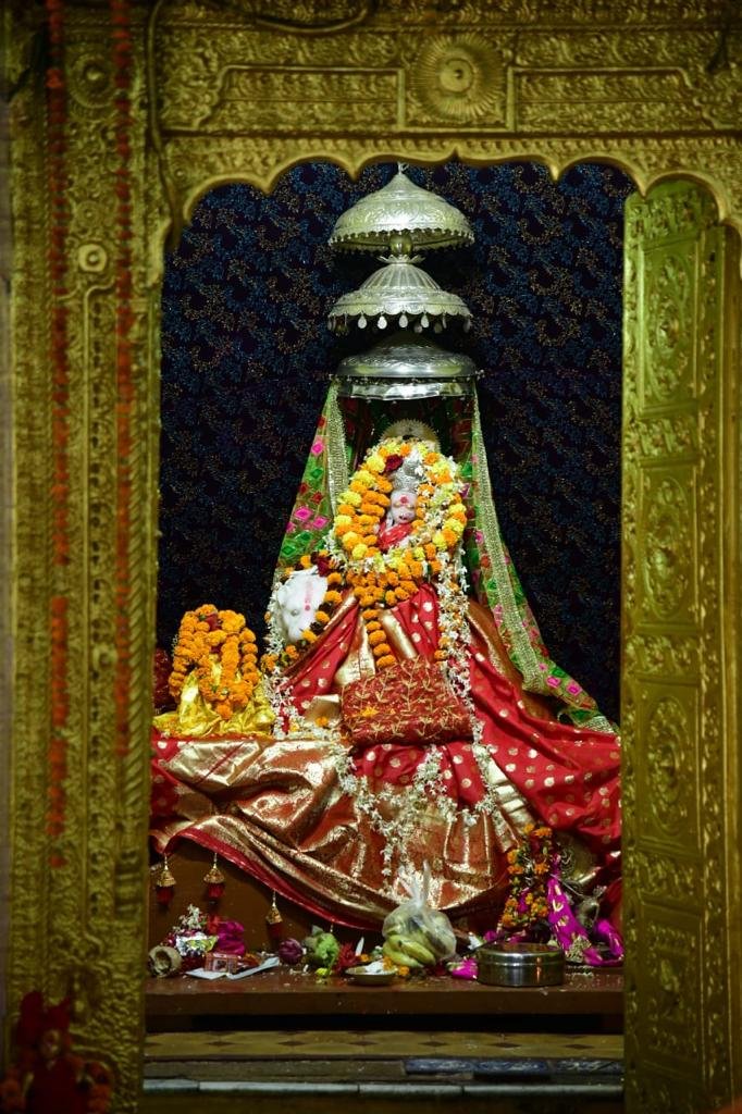 मुख्यमंत्री श्री बघेल ने मां दंतेश्वरी मंदिर में पूजा-अर्चना कर प्रदेश की सुख-समृद्धि की कामना की