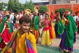 जय श्रीराम के उद्घोष व शंखनाद के साथ रवाना हुई राम राज्याभिषेक शोभायात्रा