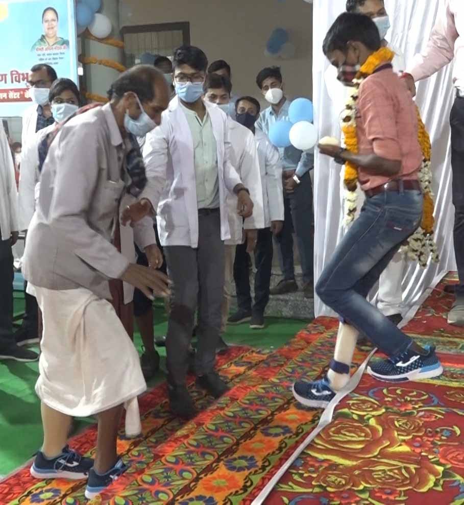 पग-पग आगे बढ़ी जिंदगी : पुनर्वास केन्द्र ने हजारों जीवन में जगाई नई आस