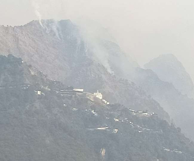 22_12_2021-fire_broke_mata_vaishno_devi_22315815_112021314