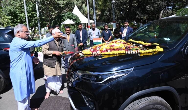रायपुर: मुख्यमंत्री के काफिले में नये टोयोटा फॉर्च्यूनर वाहन किए गए शामिल