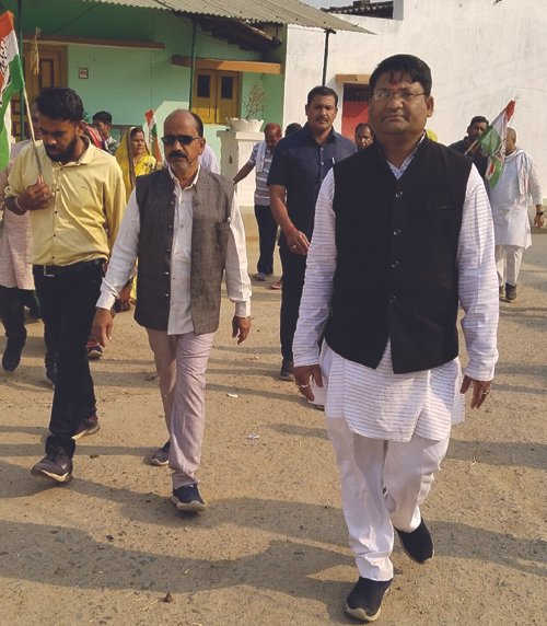 राजनांदगांव : हाथ से हाथ जोड़ो यात्रा से अपनापन का अहसास होता है अपनो से मिलकर : तरूण सिन्हा