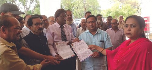 राजनांदगांव : छत्तीसगढ़ कर्मचारी-अधिकारी फेडरेशन ने प्रशासन को मुख्यमंत्री के नाम सौंपा ज्ञापन