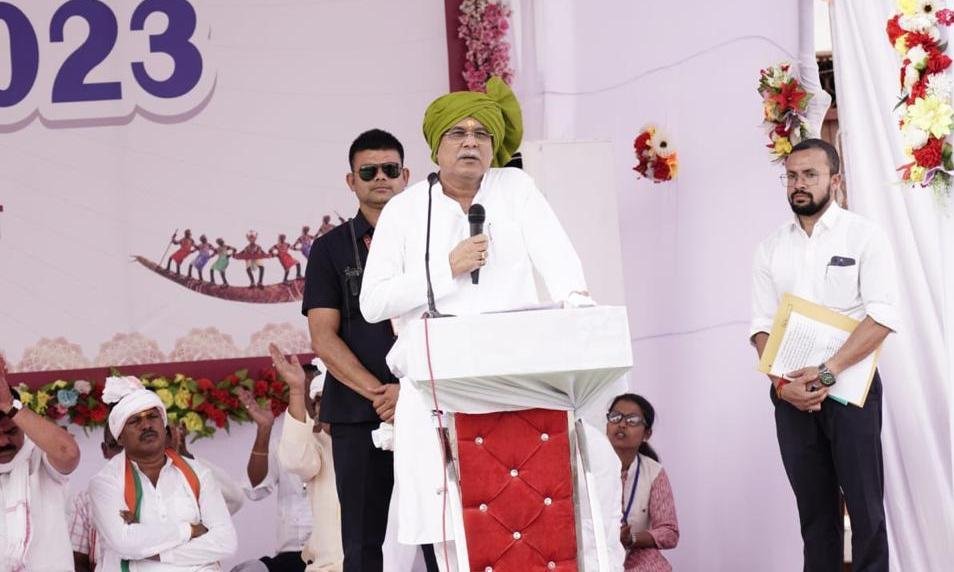 रायपुर : गीदम में बनने वाले मेडिकल कॉलेज का नामकरण मां दंतेश्वरी के नाम पर होगा: मुख्यमंत्री श्री भूपेश बघेल