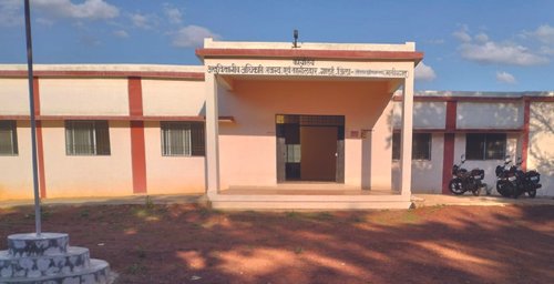 राजनांदगांव : बिना चढ़ोत्तरी के काम नहीं होने की शिकायत, तहसील मुख्यालय में प्रदर्शन की तैयारी में किसान और ग्रामीण