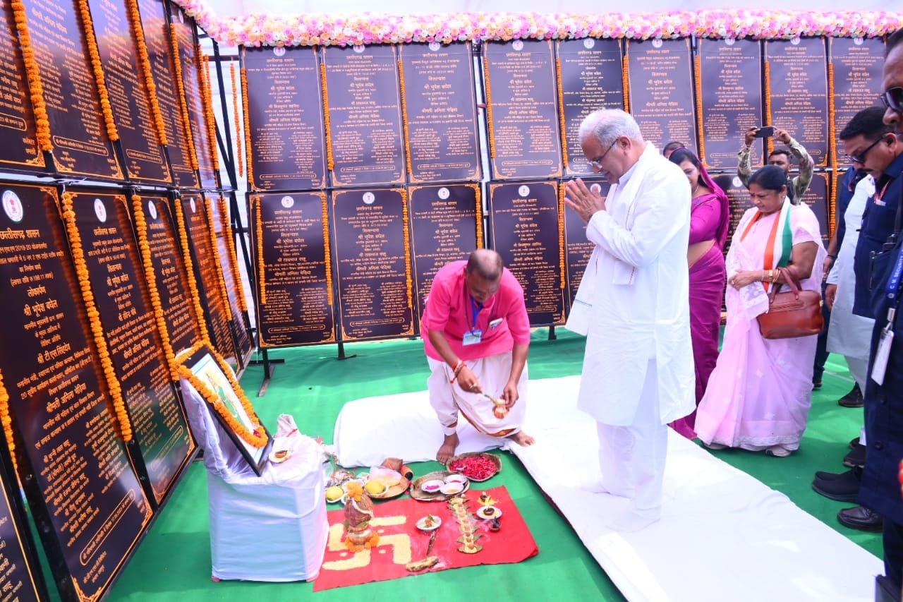 रायपुर : मुख्यमंत्री  भूपेश बघेल ने धमतरी जिले को दिए 137 करोड़ रूपए के विकास कार्यों की सौगात