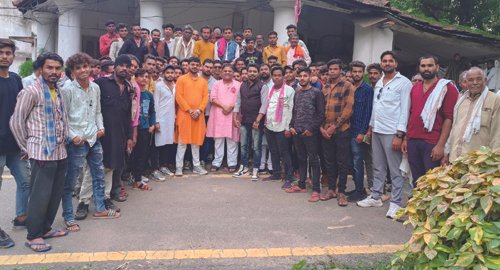 राजनांदगांव : जोगी कांग्रेस ने किया विधानसभा घेराव प्रदेश अध्यक्ष अमित जोगी ने दिखाई ताकत शहर जिलाध्यक्ष शमसुल आलम के नेतृत्व में राजनांदगांव से पहुंचे सैकड़ों कार्यकर्ता 