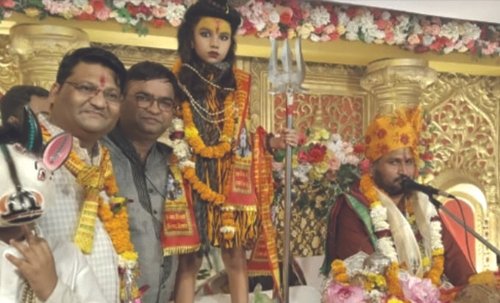 राजनांदगांव : शिव महापुराण में सम्मिलित हुए कांग्रेस नेता तरूण सिन्हा