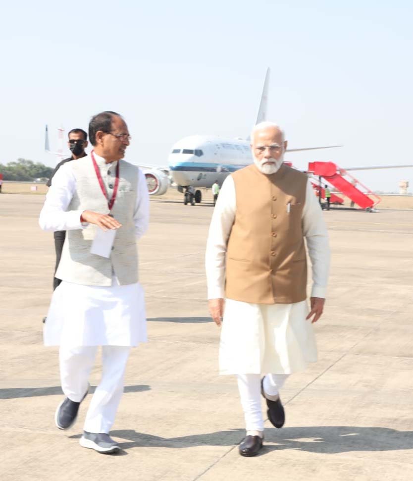 modi_l_shivraj.jpg