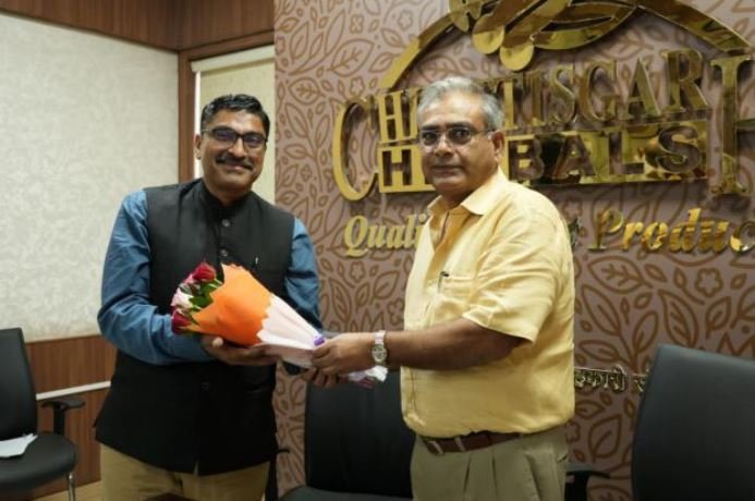 रायपुर : देश के सभी केंद्रीय भंडार स्टोर्स पर अब उपलब्ध होंगे छत्तीसगढ़ हर्बल के उत्पाद