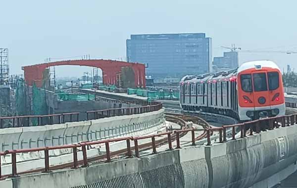 Metro_pahochi_dab_moll.jpg